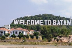 Tidak Sah Berkunjung ke Batam Tanpa Berfoto di Papan Nama Ini