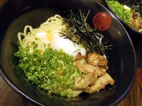 Nyamm! Lezatnya Soba Tanpa Kuah dengan Onsen Tamago yang Gurih Creamy