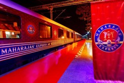 Menjelajah India dengan Kereta Mewah, Bisa!