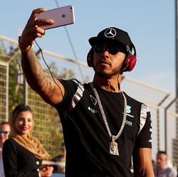 Tekad Hamilton Raih Kemenangan Pertama Musim Ini