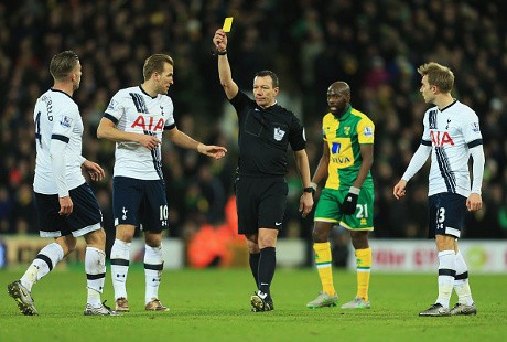 Karena Fan Leicester, Wasit Ini Batal Pimpin Stoke vs Spurs Karena Fan Leicester, Wasit Ini Batal Pimpin Stoke vs Spurs