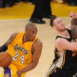 Kobe Bikin 60 Poin di Game Terakhirnya, Lakers Menang