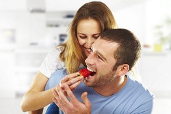 Malas Bercinta? Mungkin Anda Perlu Lebih Sering Makan Alpukat dan Cabai