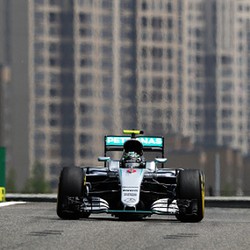 Kalah Cepat Dari Ferrari di FP2, Rosberg: Mercedes Tak Perlu Panik