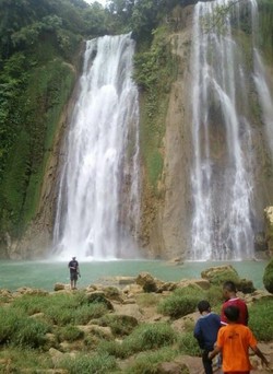 Akhir Pekan Asyik ke Curug Cikaso, Sukabumi