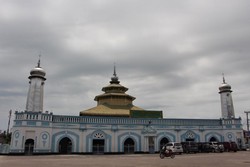 Wisata Religi ke Masjid Tertua di Padang