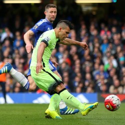 Hat-trick Aguero Benamkan Chelsea di Stamford Bridge