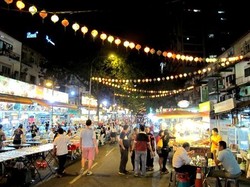 Ada Perbaikan Jalan, Wiskul di Jl Alor Malaysia Jadi Makin Lebar