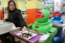 Kontroversi Restoran Robot di China