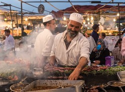 Penting! Ini 10 Destinasi dengan Biaya Makan Murah