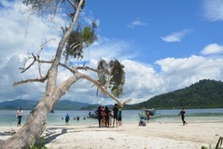 Ide Liburan Weekend: Nikmati Indahnya Pulau Pahawang di Lampung