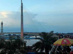 Jembatan Pejalan Kaki Keren Buat Nongkrong Asyik di Jambi