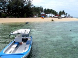 Mau Liburan ke Derawan, Hindari Long Weekend Ya!