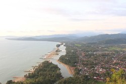 Pemandangan Memukau dari Bukit Langkisau, Bikin Tak Berkedip!