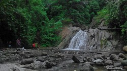 Liburan Sejuk ke Air Terjun Ceurace Pucok Pantoe