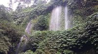 Menyibak Indahnya Air Terjun Benang Kelambu di Lombok