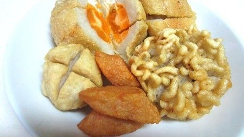 Mencicip Pempek Telur Asin dan Lenjer Udang Buatan BMI