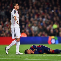 Terus Dicap Pemain Kasar, Pepe: Neymar Lebih Banyak Kartu Kuningnya