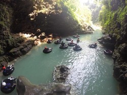 Cave Tubing di Gunungkidul, Seru Banget!