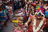 Potret Unik Festival untuk Memuja Dewa Shiwa di India