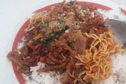 Pedasnya Sayur Ebatan Khas Lombok, Bikin Nagih
