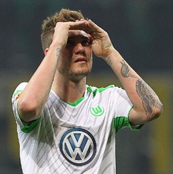 Bendtner, Sebuah Ekperimen Tak Sukses Wolfsburg