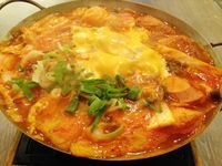 Slruup! Menghangatkan Diri dengan Personal Hotpot Berisian Komplet