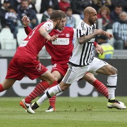 Juventus Kalahkan Carpi 2-0