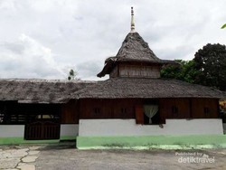 Masjid 600 Tahun Tanpa Paku di Ambon