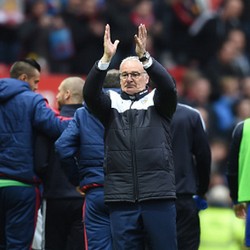 Telepon Saat Liburan di Calabria dan Gelar Juara Ranieri di Usia Tua