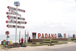 Santai di Taman IORA Saat Long Weekend di Padang