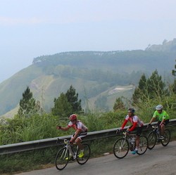 Gowes Puluhan Km dari Karo ke Samosir