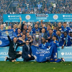 Leicester Resmi Terima Trofi Premier League