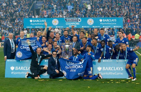 Leicester Resmi Terima Trofi Premier League