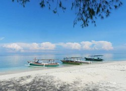Gili Meno yang Bikin Lupa Daratan