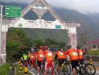 Kelilingi Indahnya Pulau Samosir dengan Sepeda