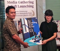 Cyntha Hariadi: Mendobrak Tabu Keagungan Ibu