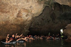 Cave Tubing di Gua Pindul yang Seru Banget!