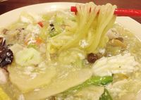 Nikmatnya Mie Korea Gaya Fusion China dengan Topping Seafood Berlimpah