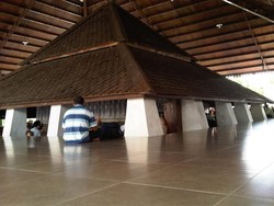 Wisata Religi, Ziarah ke Makam Sunan Bonang & Sunan Drajat