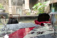 Wisata Kuliner Ditemani Harimau Putih di Prigen, Berani?