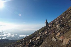 Memburu Sunrise di Gunung Slamet