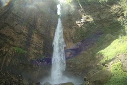 Satu Lagi yang Cantik di Lumajang, Air Terjun Kapas Biru