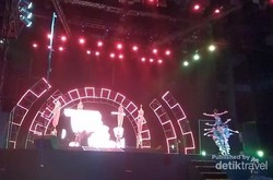 Nonton Bareng Sirkus yang Heboh di Trans Studio Bandung