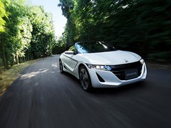 Rayakan Ultah Ke-70, Honda Siapkan Roadster Terbaru?