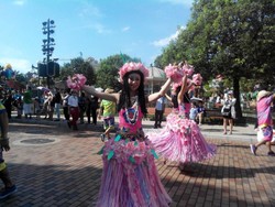 Nonton Parade Disneyland di Hong Kong, Seru!