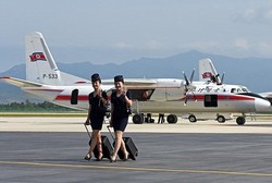 Beda! Wisata Naik Pesawat Jadul Zaman Soviet di Korut