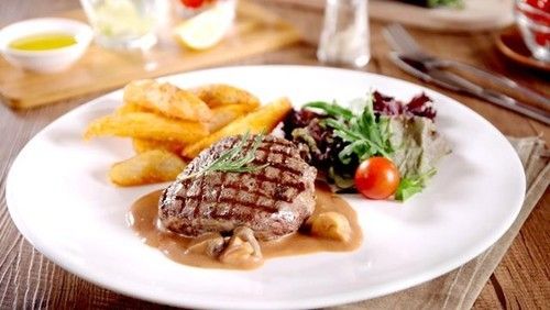 Nikmatnya Menyantap Beefsteak Wagyu Empuk dengan Harga Terjangkau