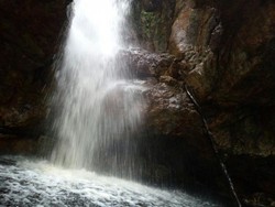 Tak Hanya Pantai, Bangka Juga Punya Air Terjun Cantik