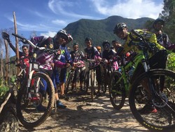 Gowes Seru ke Air Terjun Tingkat Tujuh di Bangka